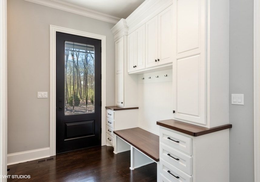 19_1209HamptonCt_195_Mudroom_LowRes